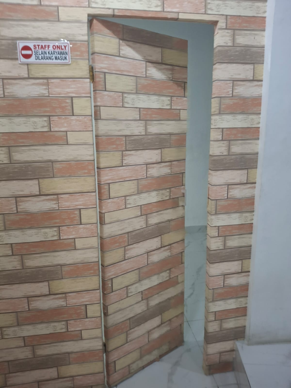 Disewakan Ruko di Cinere Raya Depok